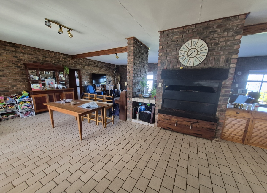 5 Bedroom Property for Sale in Dana Bay Western Cape